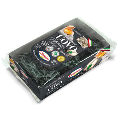 tagliatelles encre de seiche pâtes noires saveurs mer